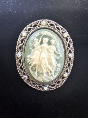 Vintage Cameo Brooch